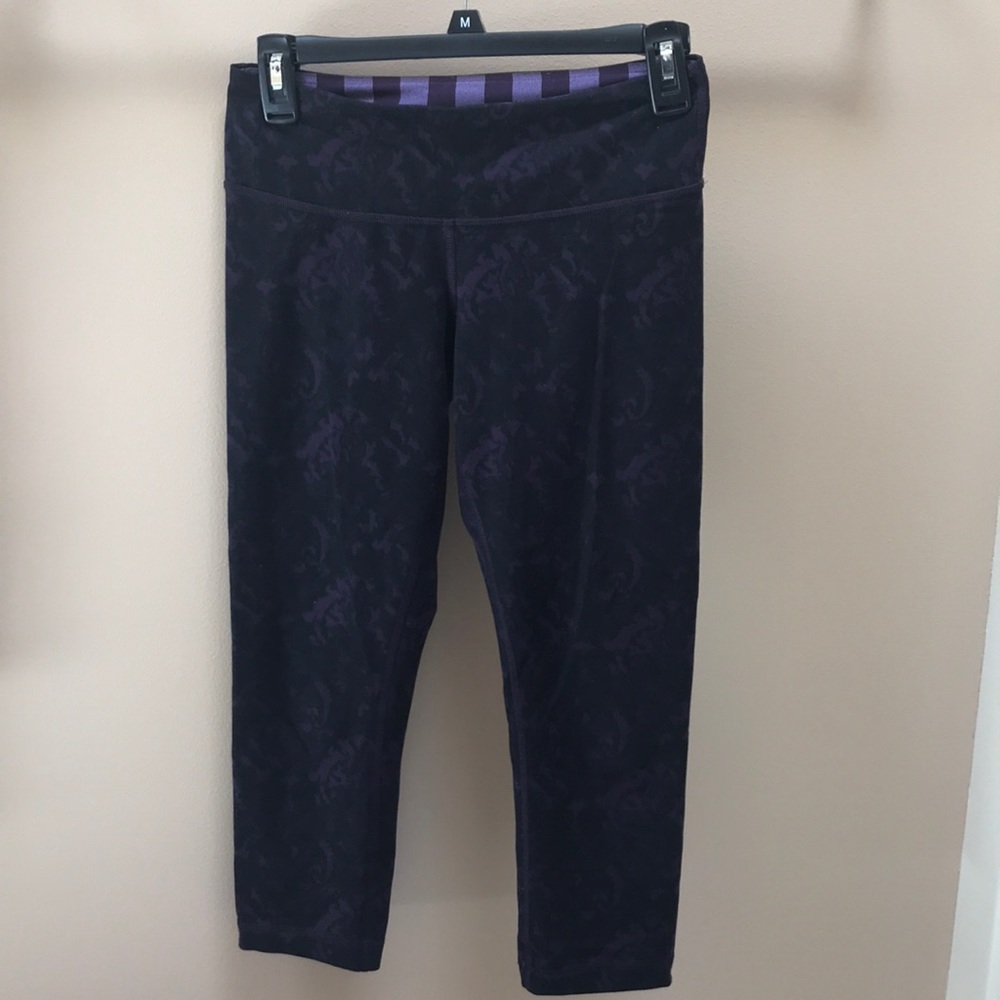 Lululemon crop yoga pants